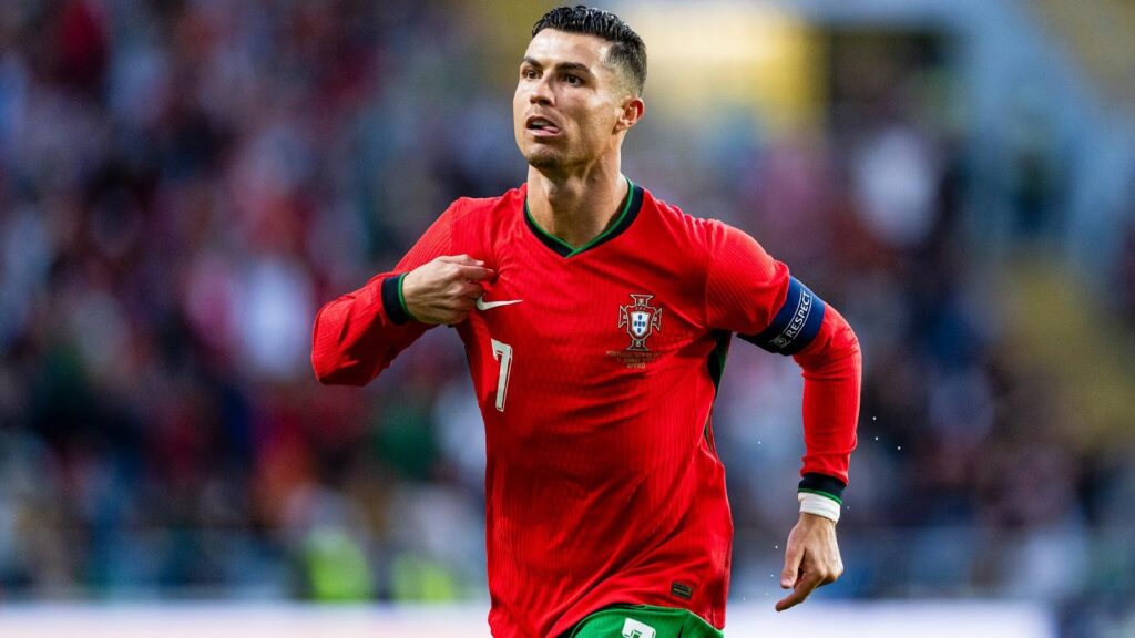 Cristiano Ronaldo nằm trong top đầu tiền đạo hay nhất thế giới